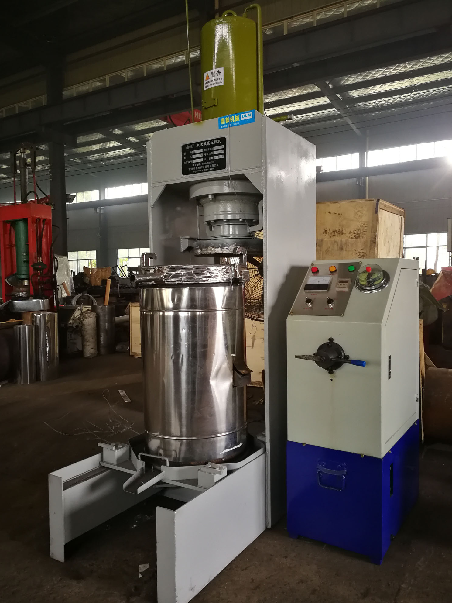 不銹鋼超高壓立式液壓壓榨機，果汁壓榨機，果渣壓榨機，藥材壓榨，油渣處理，白土壓榨